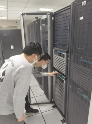 机房“扎营”轮班值守，全力保障IT系统稳定运行